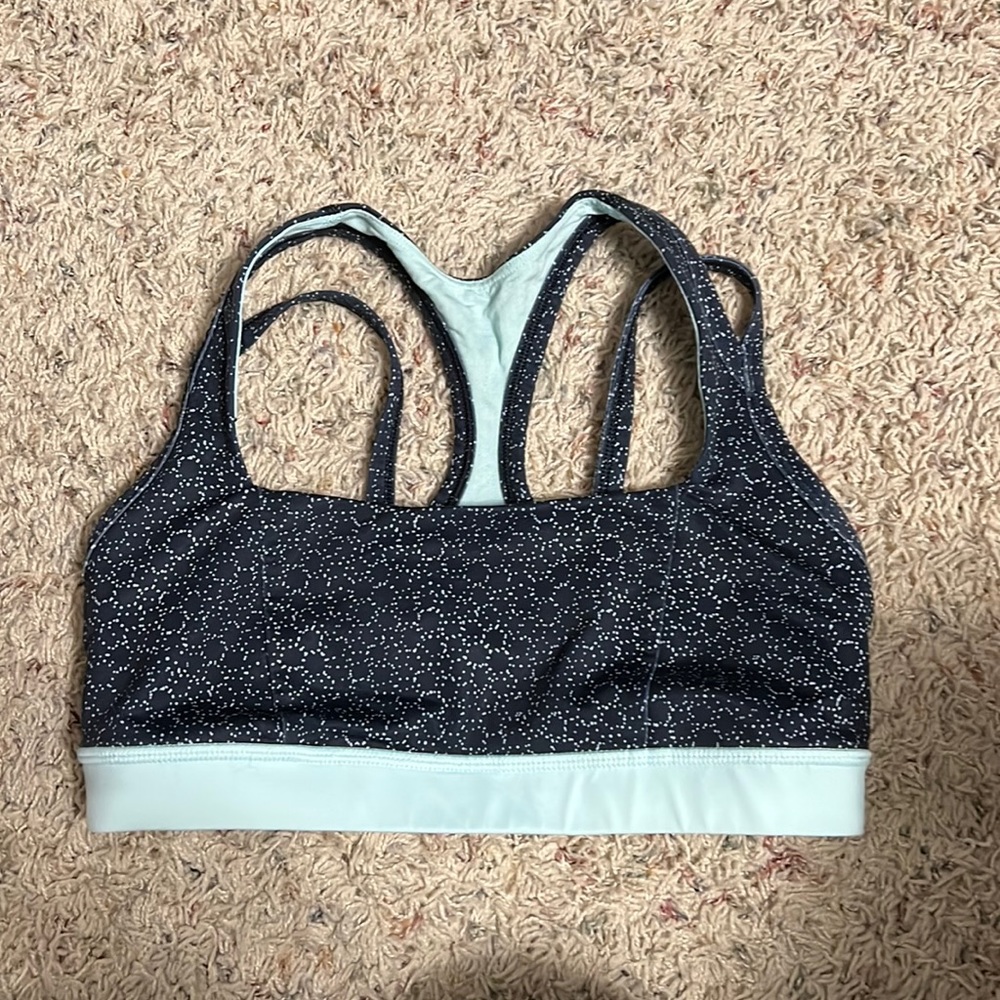 Lululemon sports bra